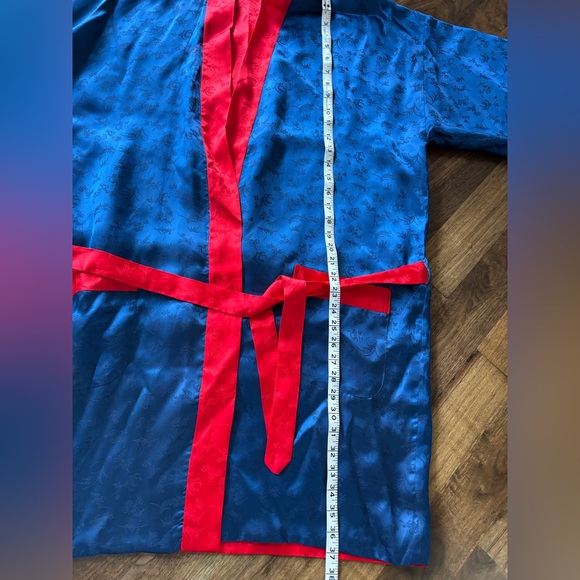 Blue and Red Reversible Kimono Robe - Picture 4 of 8